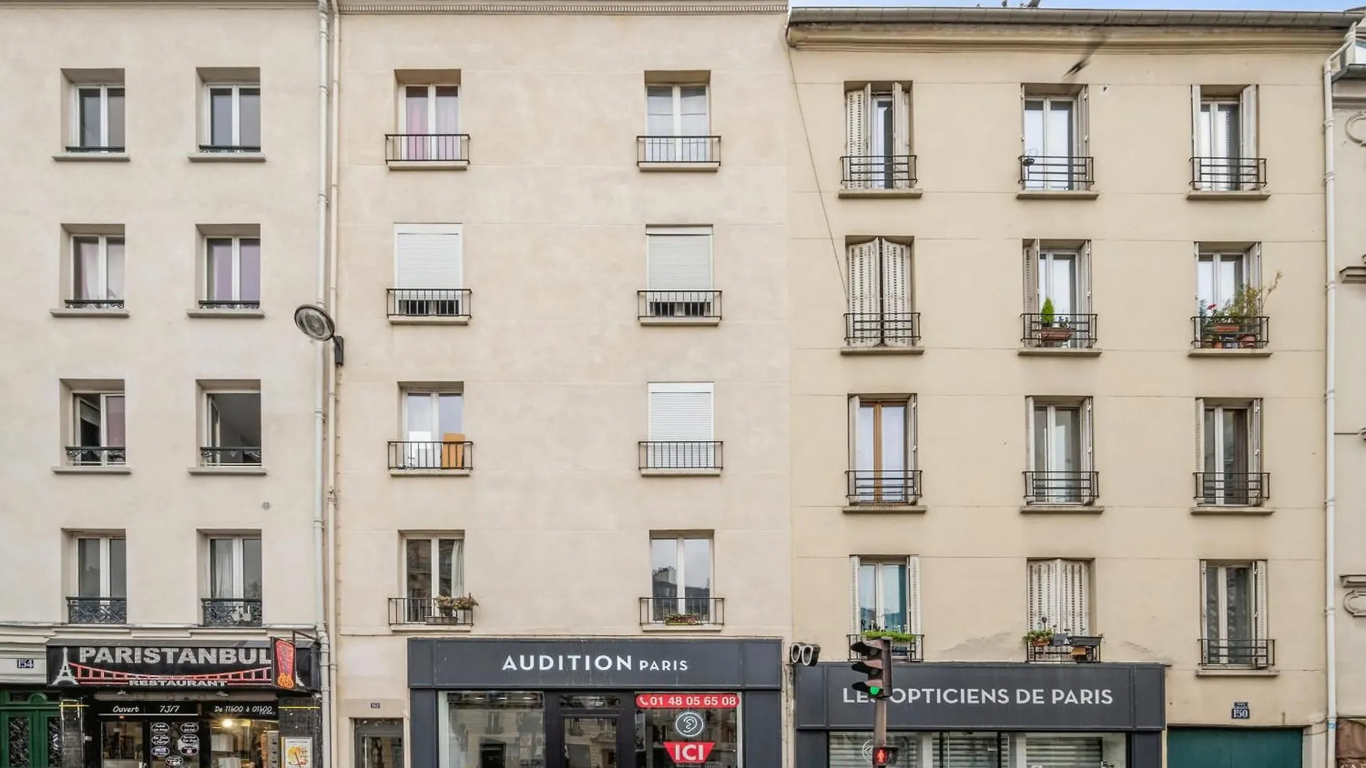 De L'artiste - Welkeys Apartment